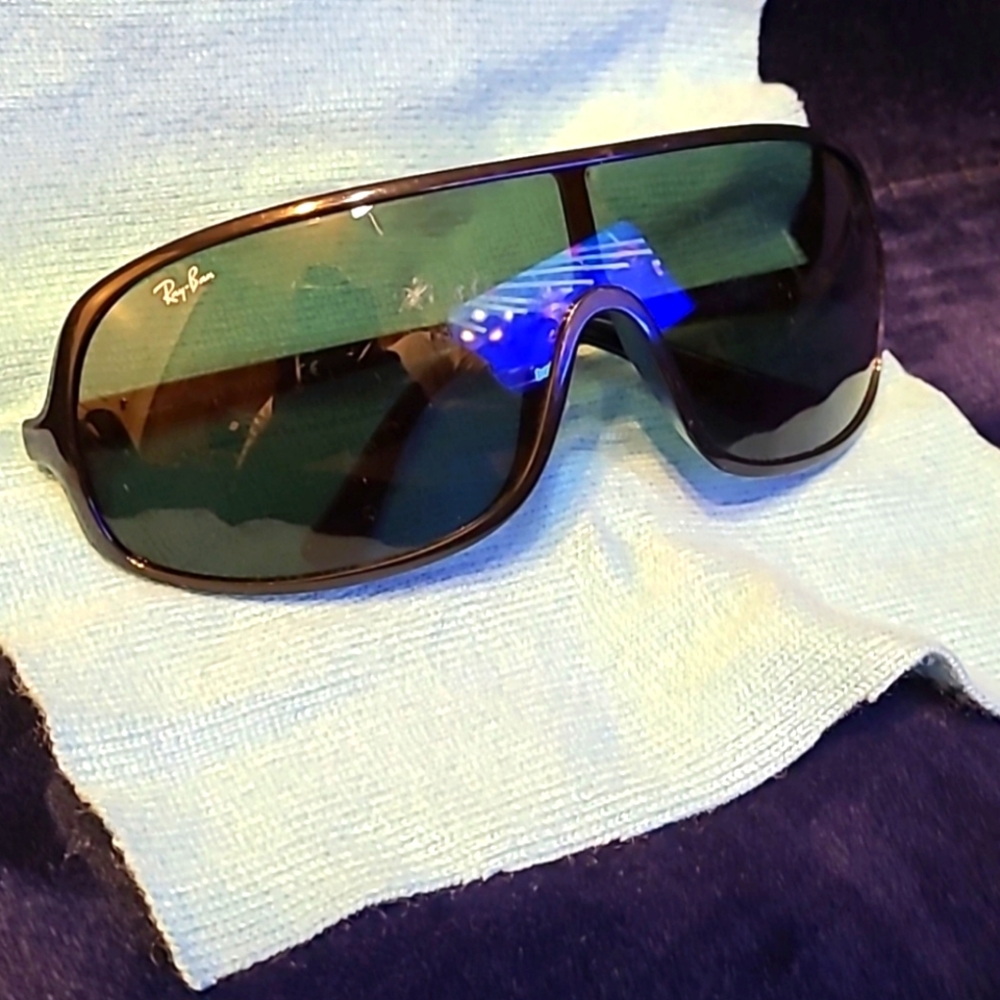RayBan rb4082 sunglasses